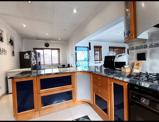 3 BEDROOM SIMPLEX FOR SALE IN AVOCA